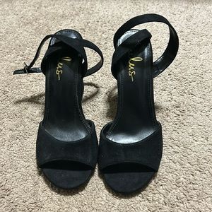 Lulus black strappy suede heels